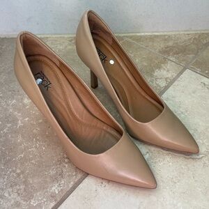 Tan heels, size 7
